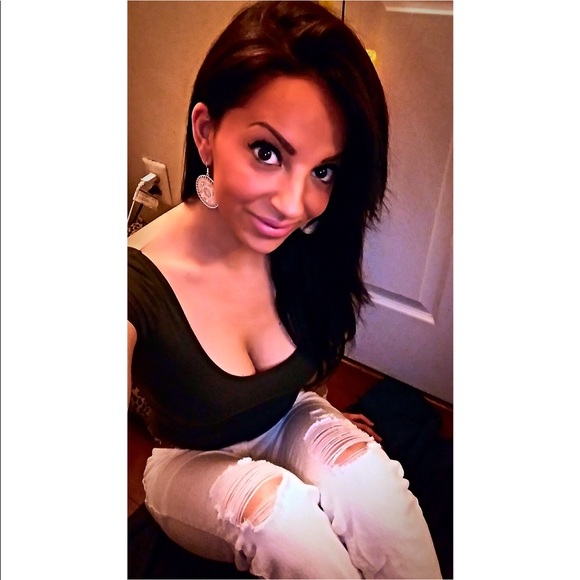 Hey ladies! Enjoy & PLEASE Reasonable Offers only. - Picture 3 of 5